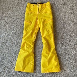 Women’s Perfect Moment Ski Pants Snow Pants NWOT Yellow Red Waterproof Technical